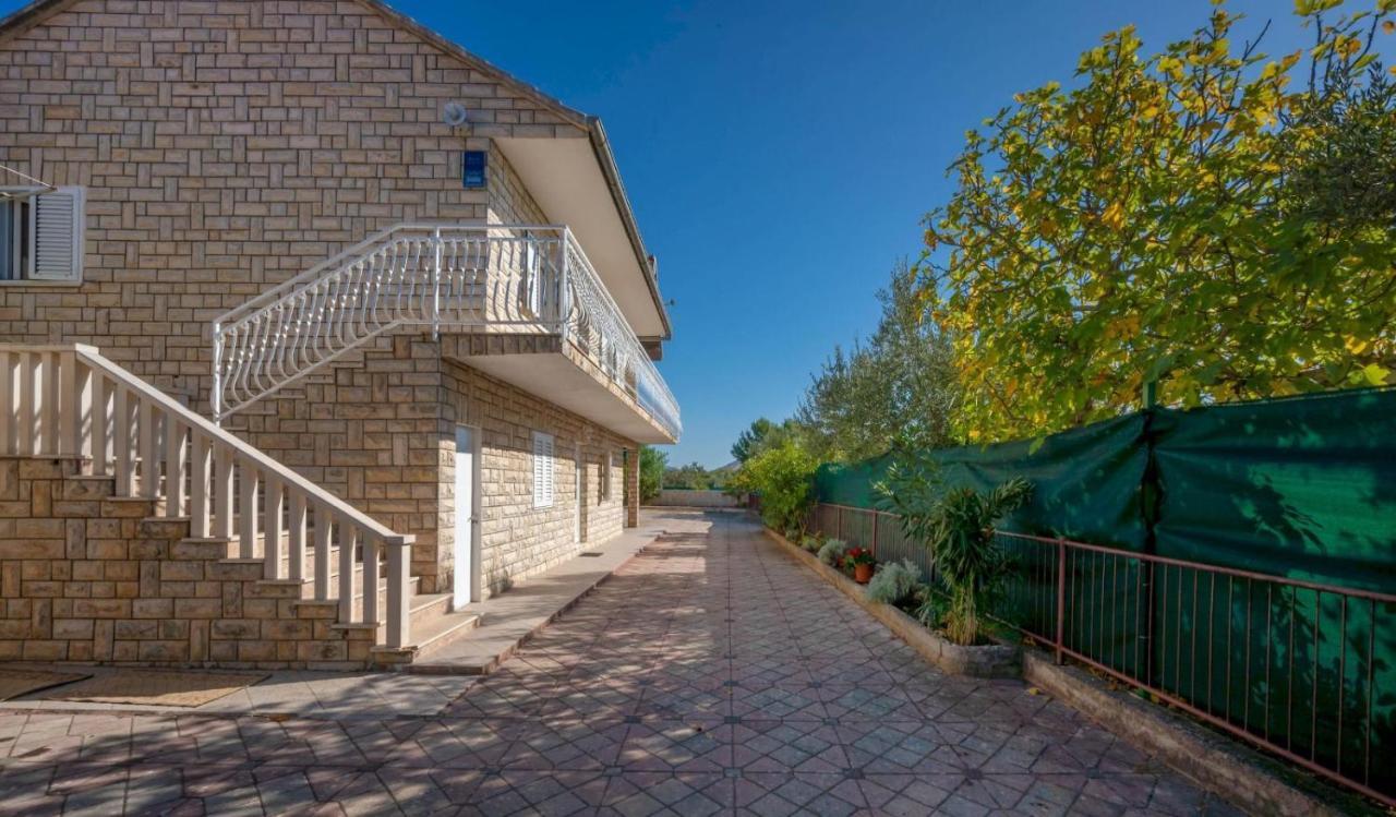 Apartments Matija Rogoznica  Bagian luar foto